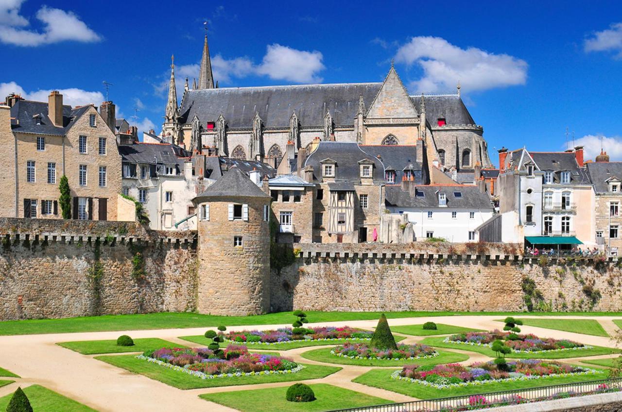 Vannes Joli T2 résidence proche port Extérieur photo